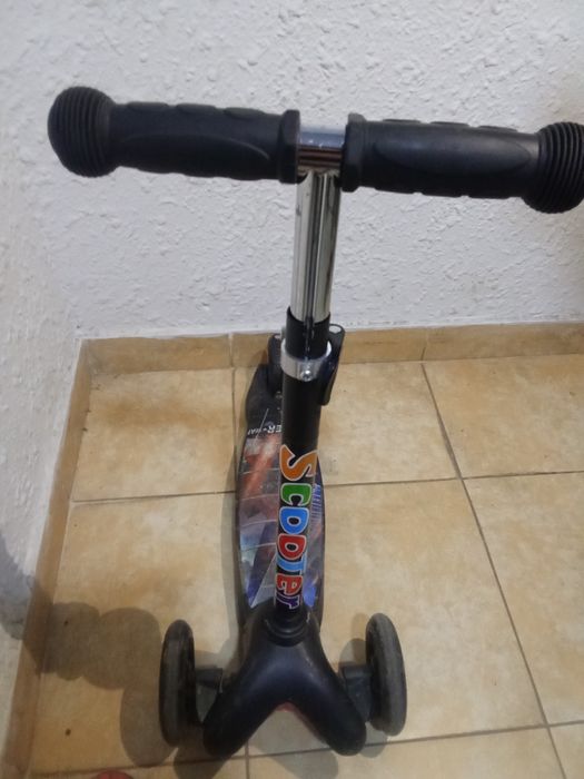 Продам самокат детский.