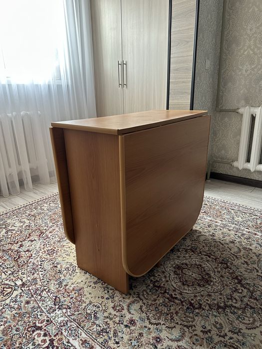 Стол раскладной,практичный