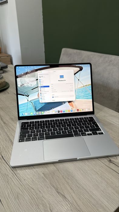 MacBook Air 13” M4 / 16GB RAM / 512GB SSD