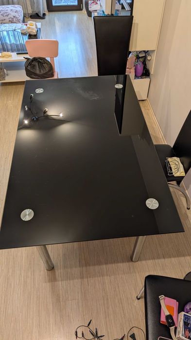 Трапезна стъклена маса