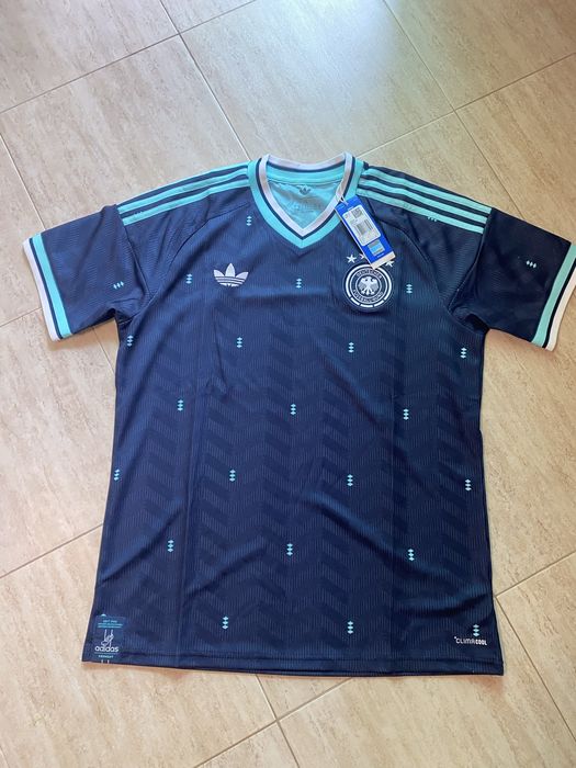 Две футболни тениски на Adidas