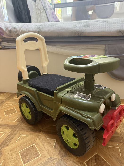 Продам игрушечную машину