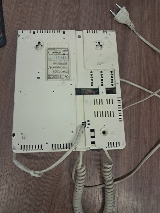 Продам видеодомофон визит М 402.