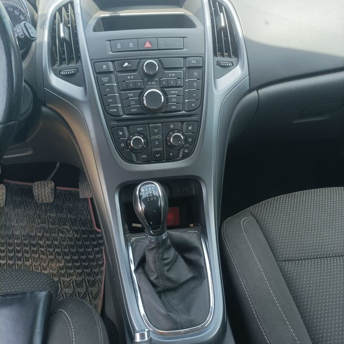 Opel Astra J sports tourer