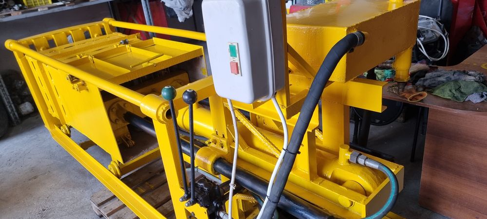 Пресс горизонтальный для ТБО