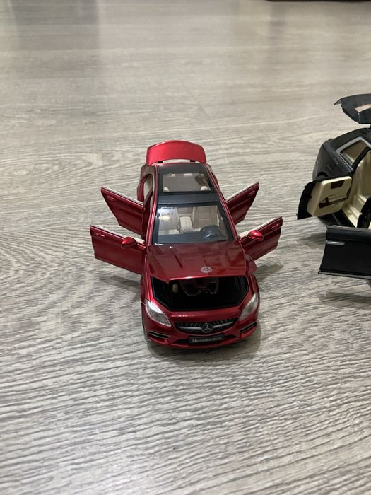 Машинки отличное сост