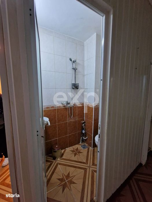 Apartament de vanzare – 4 camere ,Parter , Micro 12