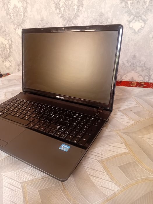 Notbuk Samsung Windows 7 CORE i5