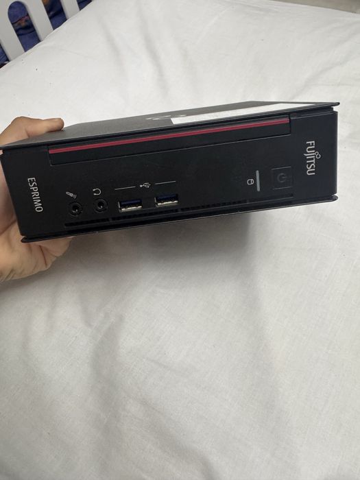 Компютър FujitsuQ556