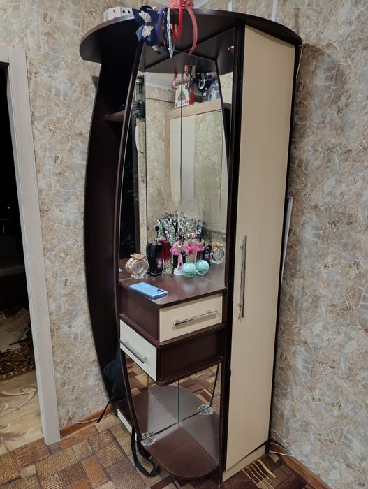 Шкаф в прихожую, б/у