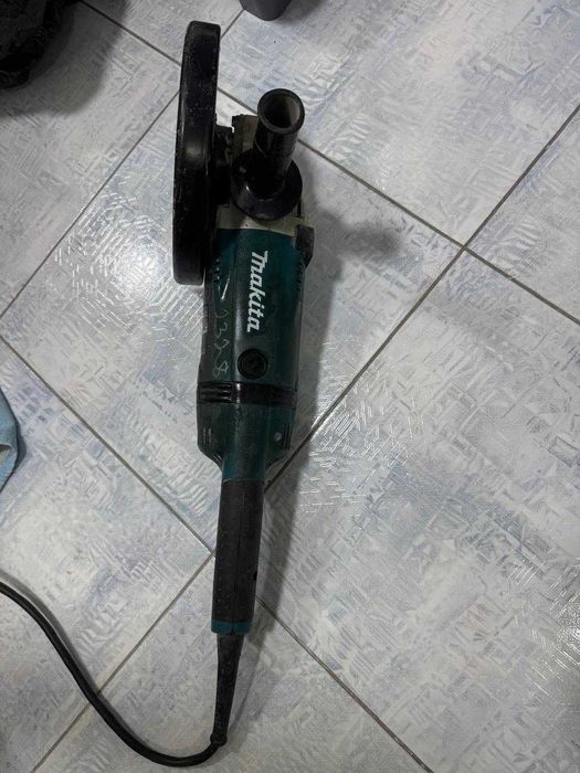 Болгарка Makita GA7040S
