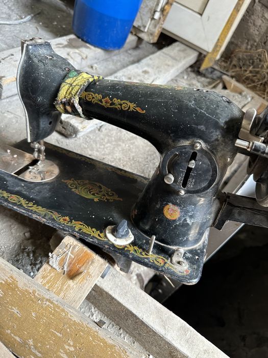 Швейная машина Продам