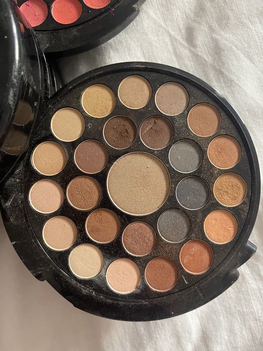 2 seturi machiaj douglas