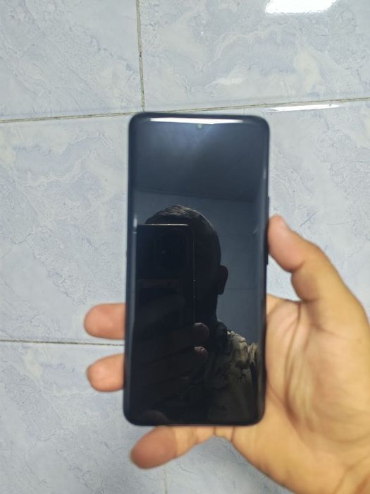 HONOR 90 8/256 sotiladi
