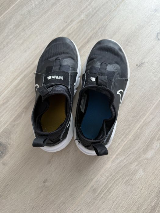 Adidasi Nike marimea 33