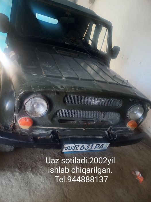 UAZ aftomashinasi sotiladi.