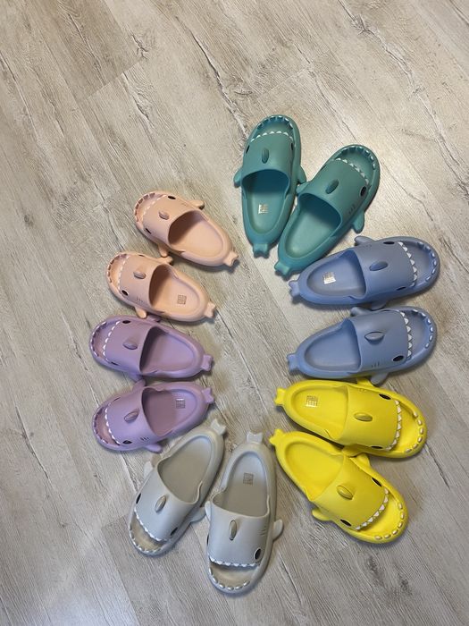 Papuci rechin - shark slippers