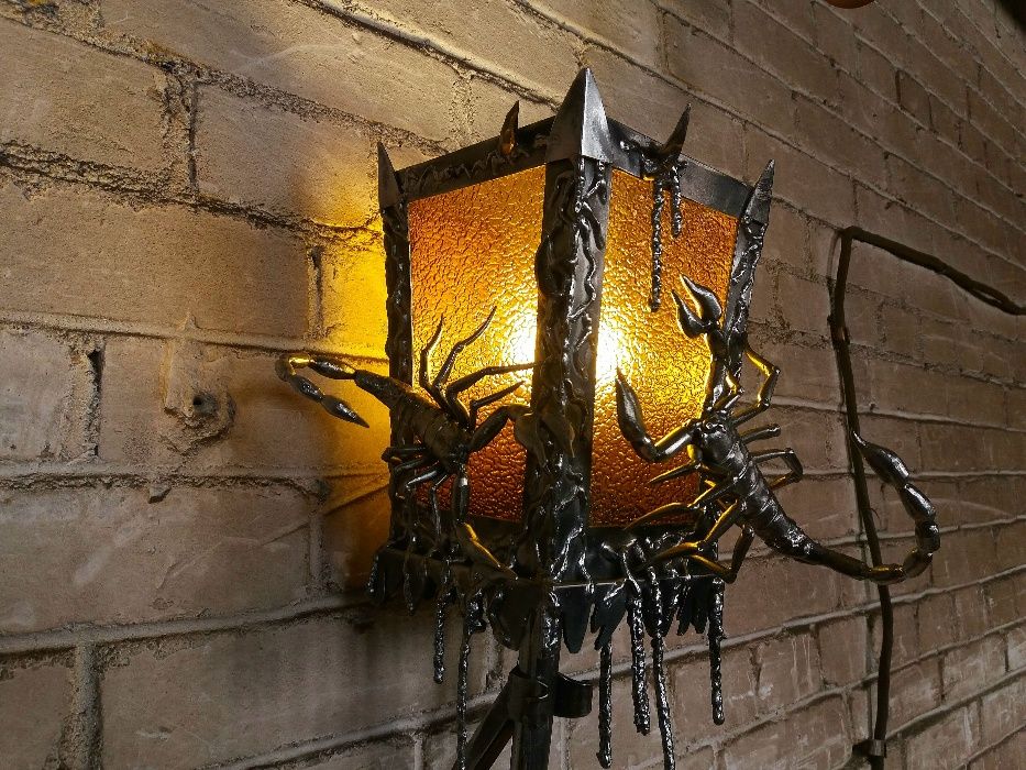 Кованый светильник.