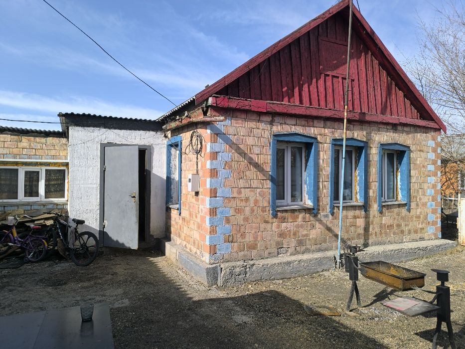 Продам сухой и уютный отдельно стоящий дом 4 комнатный.