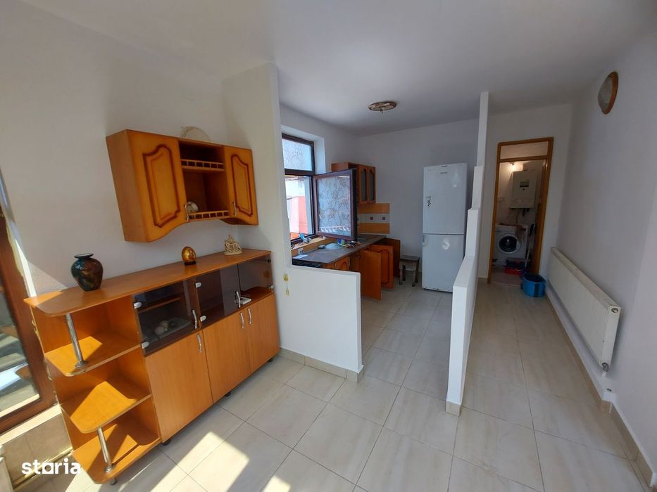 casa zona Trei Ierarhi , garaj , beci , curte
