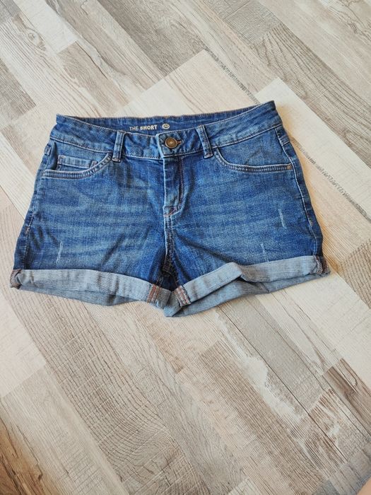 Къси панталони по 8€