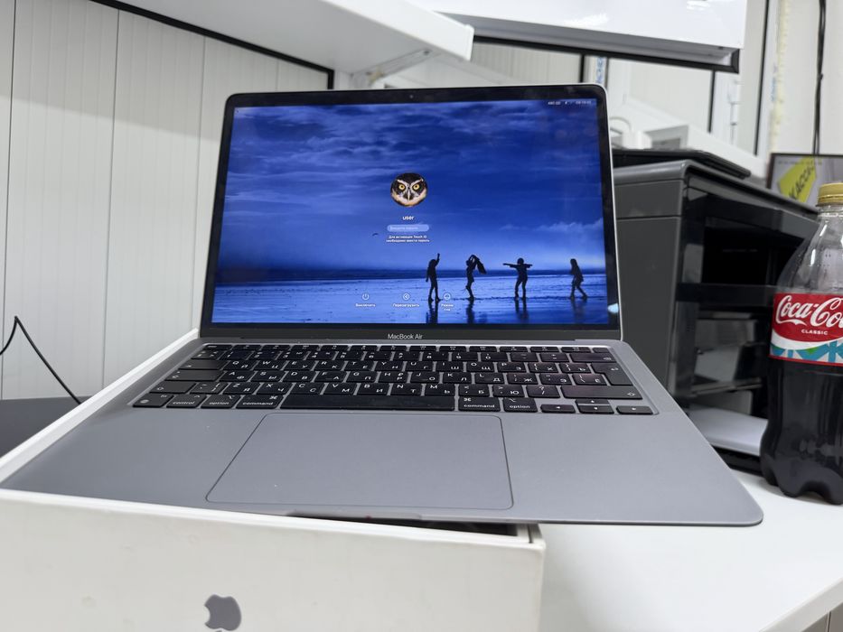 Macbook air. M1 256gb