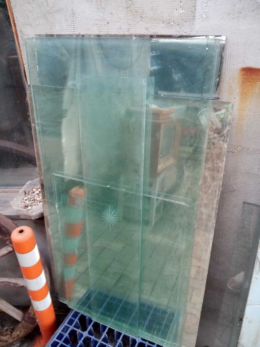 Bait ptr lemn, usi albe, etc.