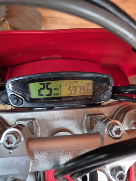 Vând GasGas EC 250 F,înmatriculat.