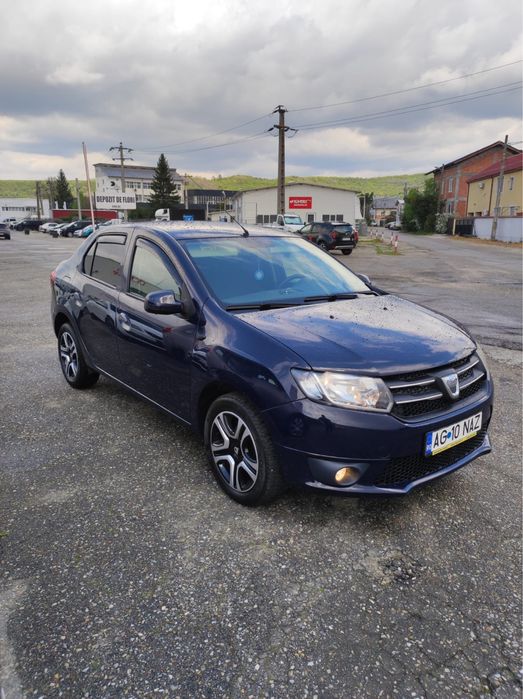 Vând Dacia Logan