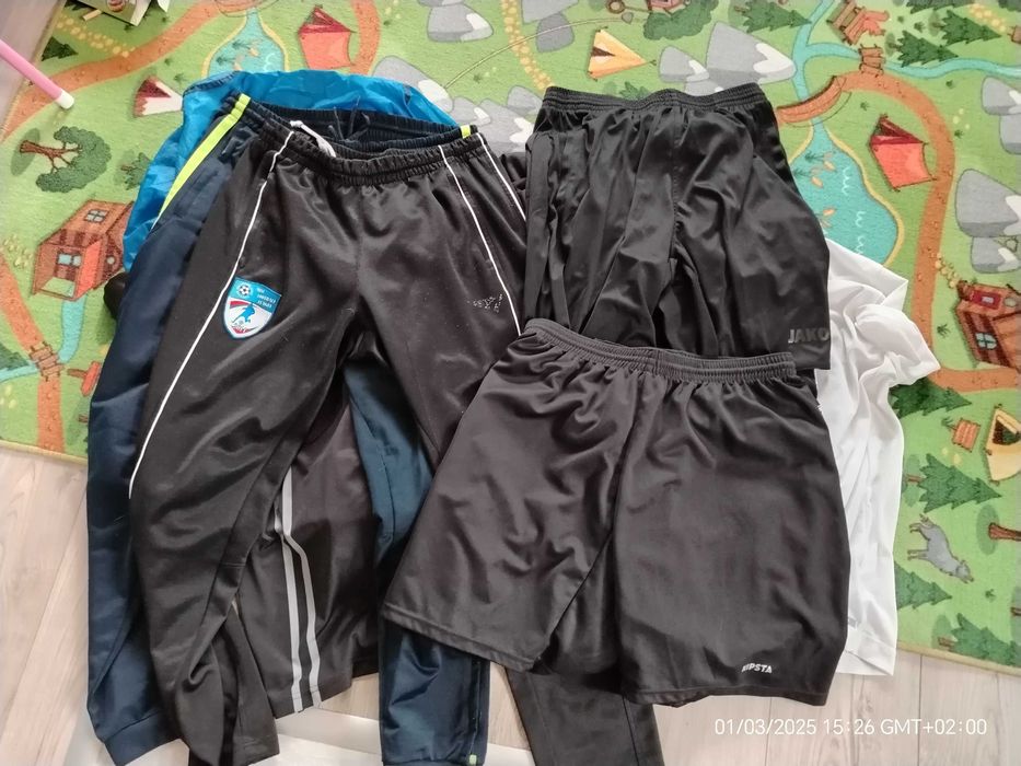 РАЗПРОДАЖБА Съдийски екипи - ветровка, анцузи, накитници