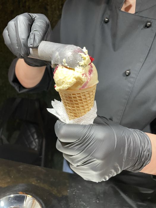 DJ Nuntă Botez , Inghețată,Tort shoturi, Limonadă,Gogosi,Calarasi