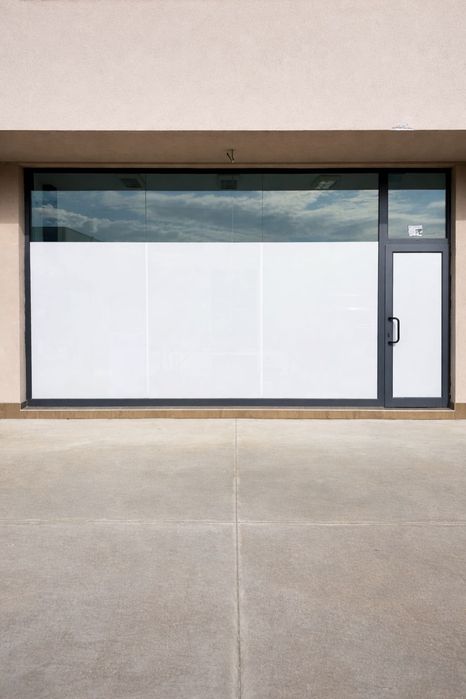 Дава се под наем Магазин в Асеновград - 70 кв.м за 368.73 € - Снимка #1