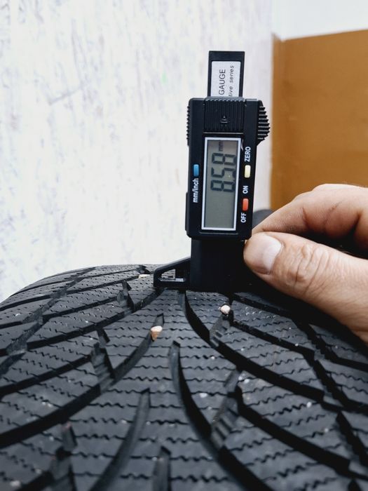 Set Jante cu anvelope iarna  215 45 17 Originale Seat Ibiza 6F R17