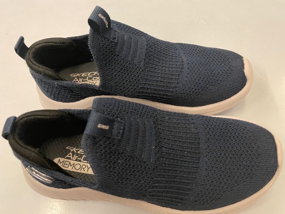 Adidasi Skechers, marime 31-32, stare foarte buna