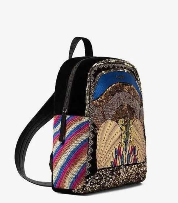 Раница desigual нова