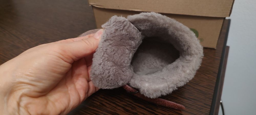 Ghete Froddo din piele, cu blana naturala, marimea 23