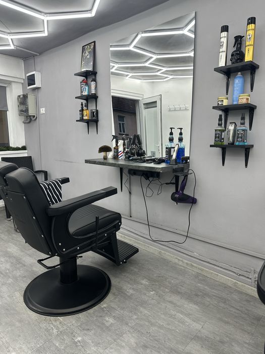 Inchiriez post frizerie