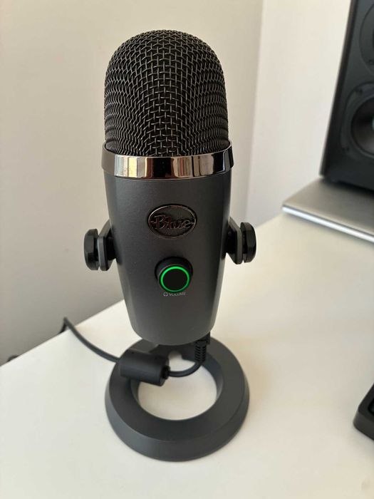 Blue Yeti Nano микрофон