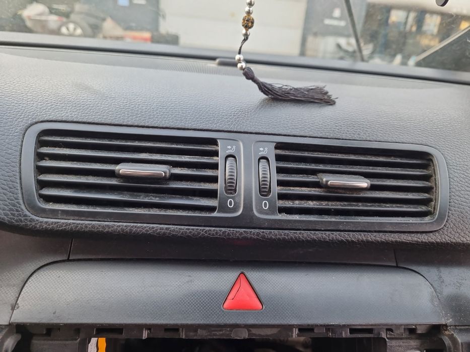 Grila aerisire centrala Volkswagen Passat B6 Variant (3C5) [Fabr 2005
