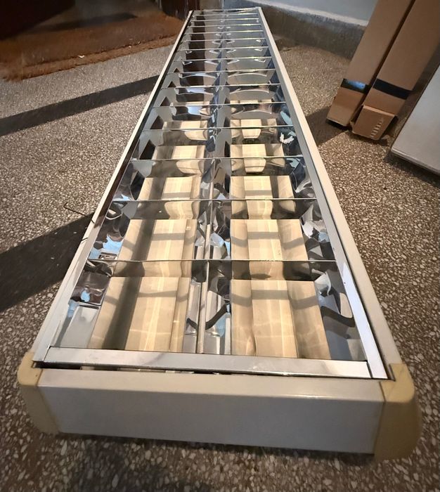 7 бр. офис осветителни тела 120×30 см – 2×36 W, електронен баласт, с крушки