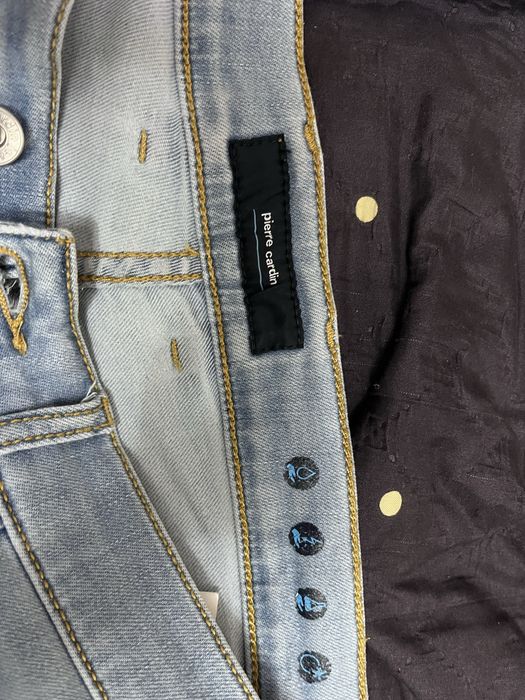 Продам джинсы фирменые 52р