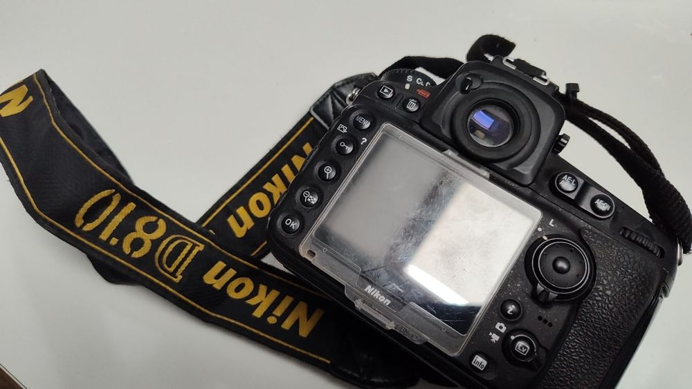 Vând Nikon D810 body