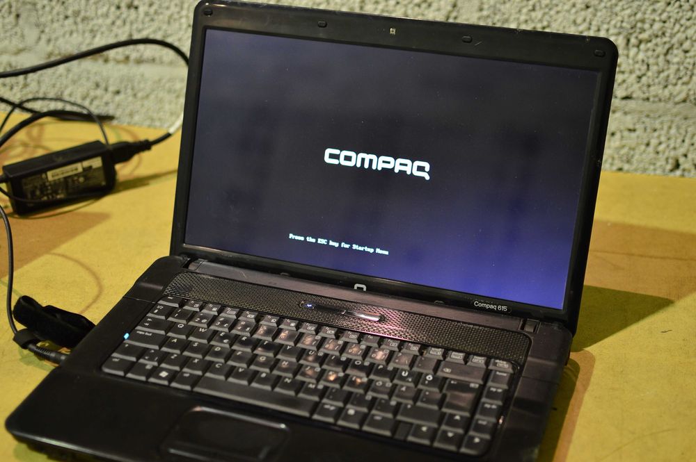 vand laptop  hp compaq 615