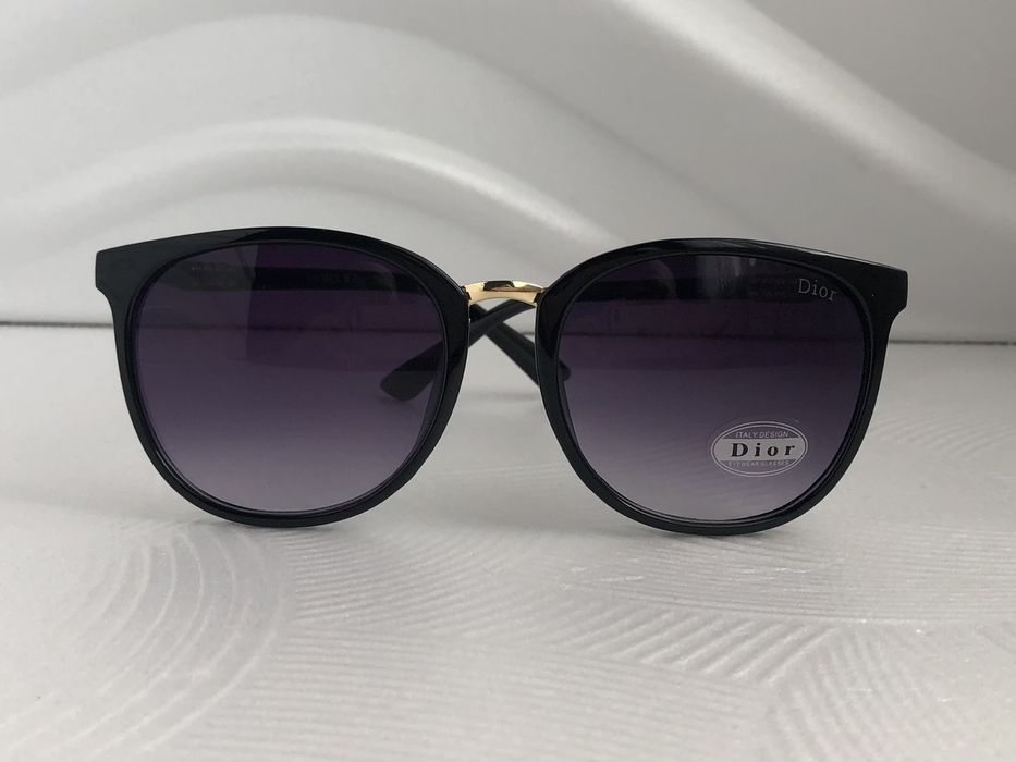 Стилни дамски слънчеви очила