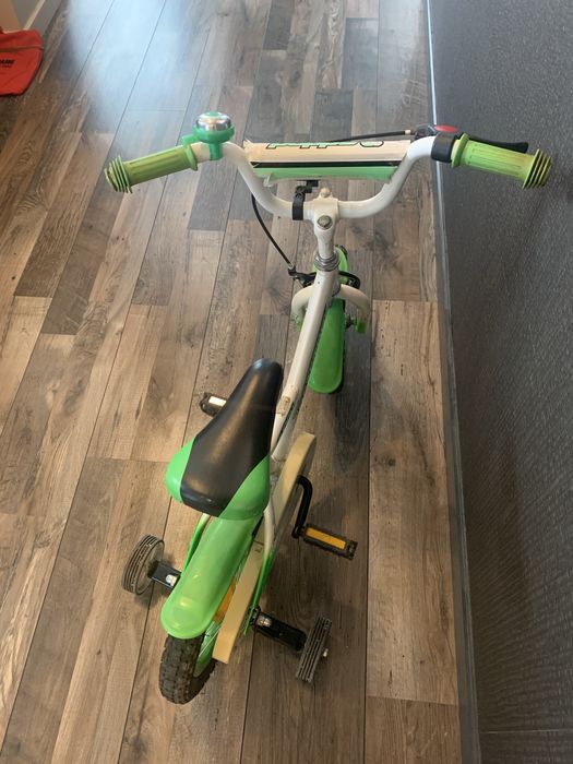 Детско колело с помощни колела - 12”