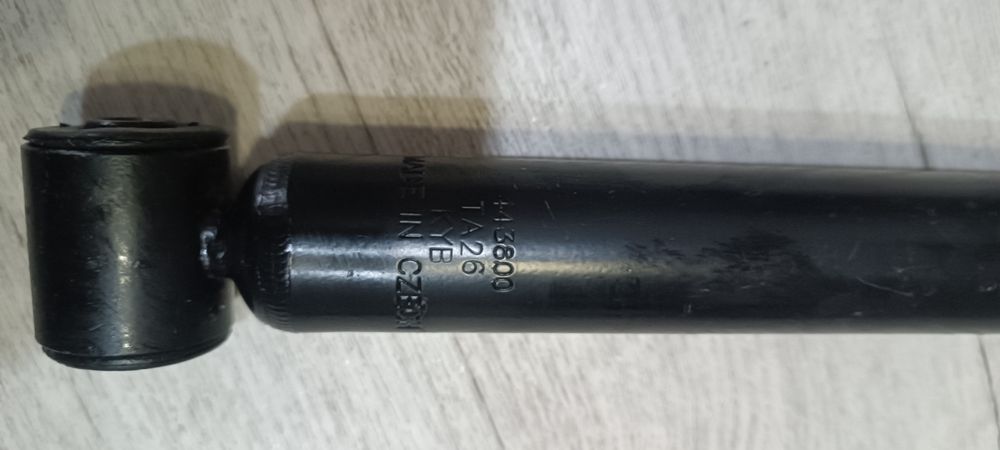 Амортизаторы задние венто,гольф3