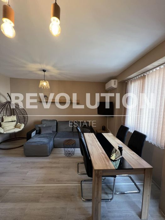 Дава се под наем Тристаен апартамент в Варна, Колхозен пазар - 80 кв.м за 650 € - Снимка #1