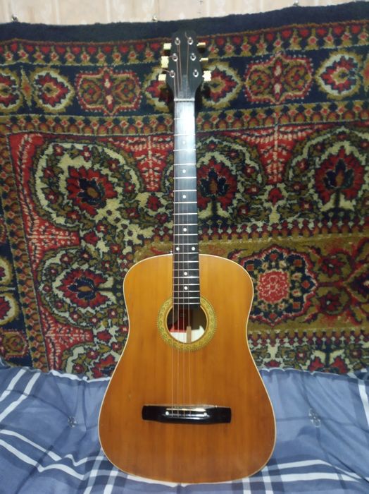 Шестиструнная гитара пр-ва ленинград