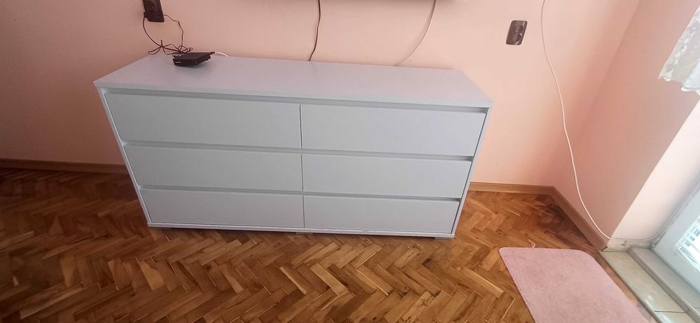 Продавам скрин 6 чекмеджета