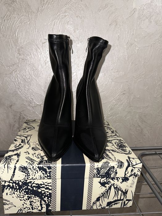 Черные ботильоны